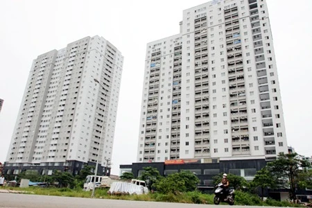 Residential buildings in the capital's Ha Dong District. The Government will provide financial assistance for homebuyers in urban projects. (Photo: VNA/VNS)