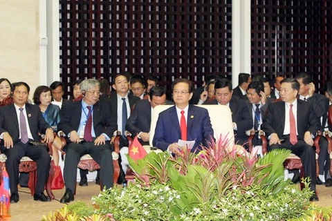 Prime Ministers Nguyen Tan Dung (centre) at the summit (Photo: VNA)