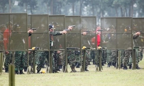More than 300 marksmen from 10 regional contingents took part in the event (Photo: VNA)