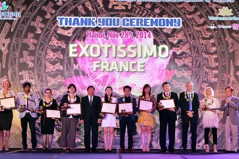 47 international travel agencies were honoured by the Vietnam National Administration of Tourism (Photo: VNA)