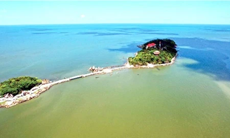 Photojournalist Gian Thanh Son's photo of an island (Source: VNS/VNA)