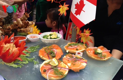 Dishes at Canadian stall. Photo: VOV