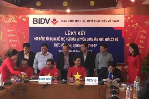 BIDV disbursed the first credit package of 61 billion VND (2.8 million USD) for fishermen in central Binh Dinh province. (Photo: bidv.com.vn)