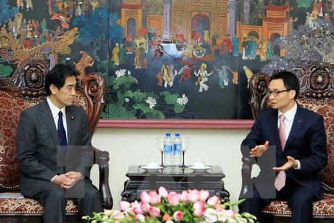 Deputy Prime Minister Vu Duc Dam welcomes Chairman of Japan’s Lower House Committee on Rules and Administration Ichiro Aisawa (Source: VNA)