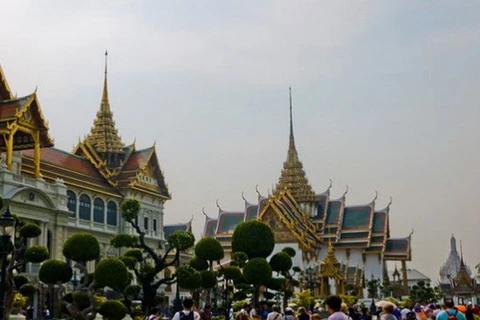 Tourists to Bangkok, Thailand (Photo: internationalliving)