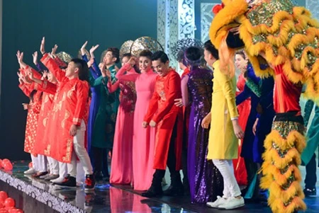 200 artists featured on DVD for Lunar New Year. (Photo: VNA)