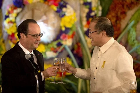 French President Francois Hollande and his Philippine counterpart, Benigno Aquino II (Source: AFP)