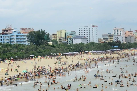Thanh Hoa's Sam Son beach is a popular tourist destination (Photo: VNA)