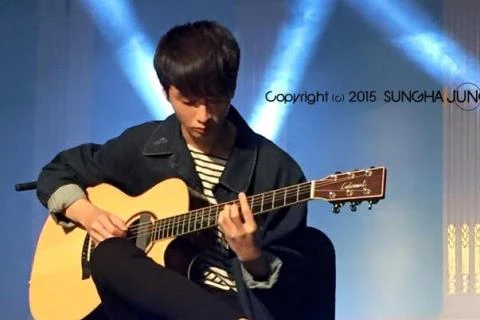 RoK guitar prodigy Sung-ha Jung (Photo: VNA)