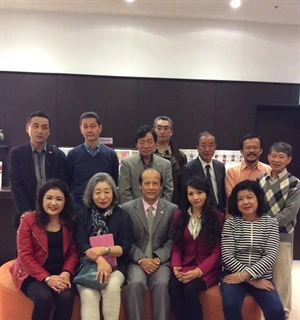 Vietnamese delegation meet artists in Tokyo. (Photo: VNA)