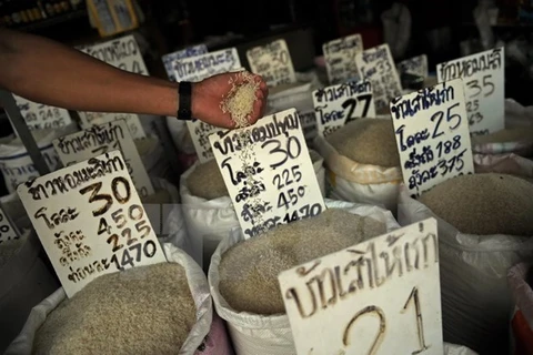 Rice is sold at a market in Bangkok (Photo: AFP/VNA)