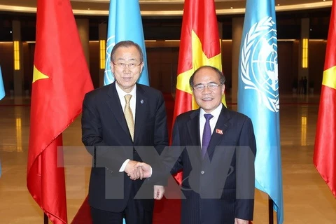 National Assembly Chairman Nguyen Sinh Hung (R) and UN Secretary-General Ban Ki-moon (Source: VNA)