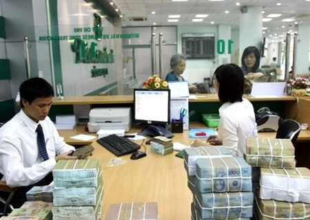 Overseas Vietnamese have sent home remittances of US$1.4 billion through HCM City-based banks in the first four months of this year, a year-on-year increase of 19.6 per cent. (Photo: baodautu)