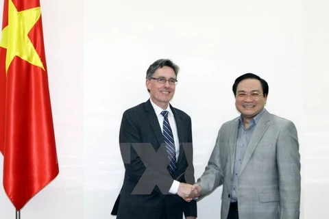 Deputy Prime Minister Hoang Trung Hai welcomes WB Vice President Joachim von Amsberg (Source: VNA) 