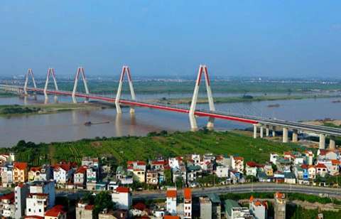 Nhat Tan Bridge spanning the Red River in Hanoi (Photo: hanoimoi.com.vn)