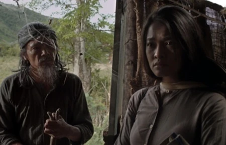A scene of the film Nhung dua con cua lang (Children of the village)