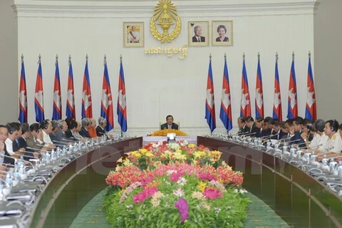 Cambodian Prime Minister Hun Sen receives representatives of Vietnam-Cambodia Friendship Association (Source: VNA)