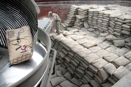 Cement bags stocked at a facility belonging to the Viet Nam Cement Industry Corporation. (Photo: VNA/VNS)