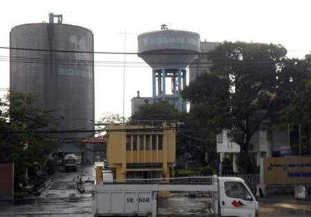 A polluted facility of the Ha Tien Cement in Thu Duc District, HCM City. The city said that all polluting companies must be moved out of the centre city by year-end (Photo vnexpress.net)