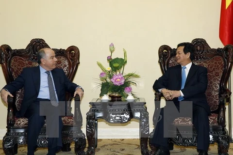 Brazilian Minister of External Relations Mauro Luiz Vieira and Prime Minister Nguyen Tan Dung (Source: VNA)