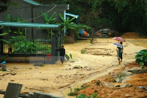 Flash floods hit Ha Long city (Source: VNA)