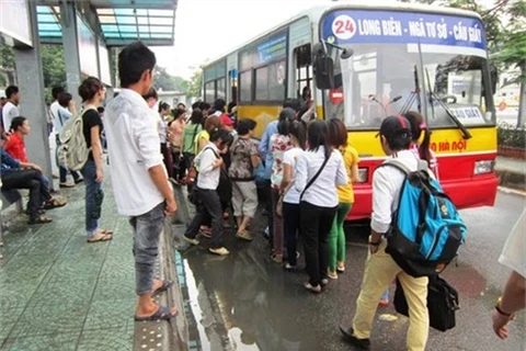 Activan seguridad para niñas vietnamitas en transporte público