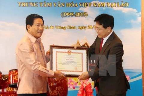 Celebran 20 años de Centro Cultural de Vietnam en Laos