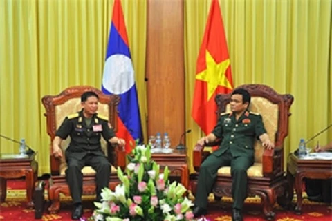 Destacan cooperación entre cuerpos de artillería de Vietnam y Laos