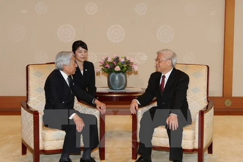 Dirigente partidista vietnamita se reúne con emperador japonés