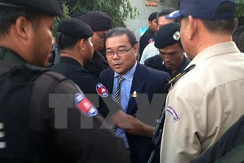 Cambodia inicia juicio contra senador del partido opositor