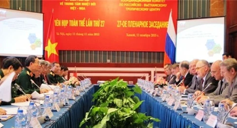 Vietnam y Rusia potencian cooperación en desarrollo de técnica militar