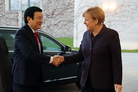Presidente vietnamita conversa con canciller alemana Angela Merkel