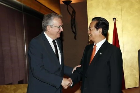 Premier vietnamita continúa actividades en marco de COP21
