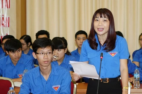 Jóvenes de Hanoi expresan opiniones sobre ASEAN y TPP