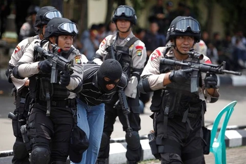 Policía indonesia arresta a tres sospechosos vinculados con el Estado Islámico