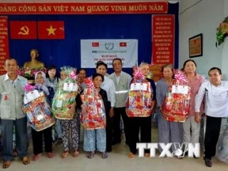 Hanoi obsequiará a personas beneficiadas de políticas sociales por Tet