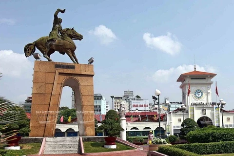 Hacia el XII Congreso Nacional: Ciudad Ho Chi Minh acompaña Renovación del país