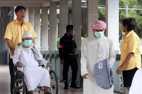 Ponen en cuarentena a 33 personas en Tailandia por coronavirus