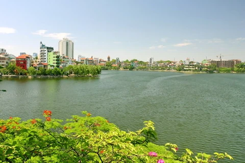 Lago de Truc Bach, espacio apacible en el corazón de Hanoi