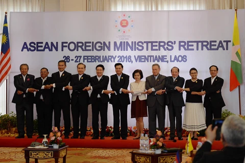 Vietnam urge a ASEAN promover protagonismo en solución de desafíos regionales