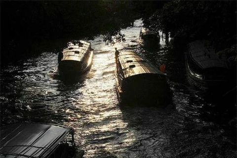 Al menos 50 personas heridas por explosión de motor de un barco en Tailandia