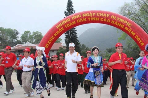 Carrera del Día Olímpico se corre en la isla vietnamita de Ly Son