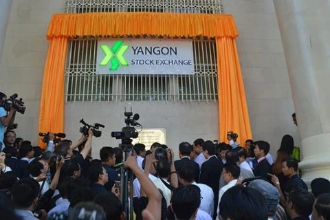 Mercado de valores de Myanmar inicia primeras operaciones bursátiles