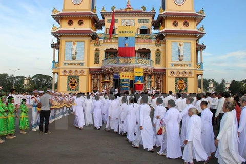 Religión Cao Dai recauda dos millones de dólares para actividades caritativas