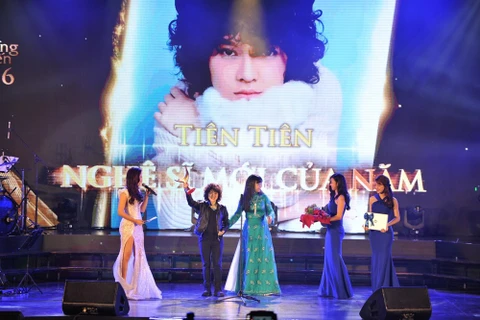 Artistas jóvenes vietnamitas figuran en premios musicales “Dedicación”
