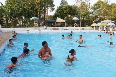 Escuelas en Ciudad Ho Chi Minh ofrecerán clases de natación