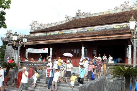 Un millón de turistas visitan Hue, antigua capital imperial de Vietnam