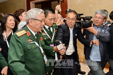Vietnam impulsa diálogos bilaterales para intensificar la seguridad regional