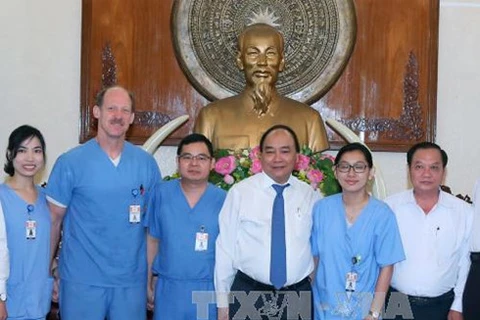Premier vietnamita aprecia programa caritativo de la Universidad estadounidense