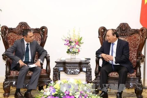 Premier de Vietnam recibe a nuevos embajadores de Malasia y Tailandia